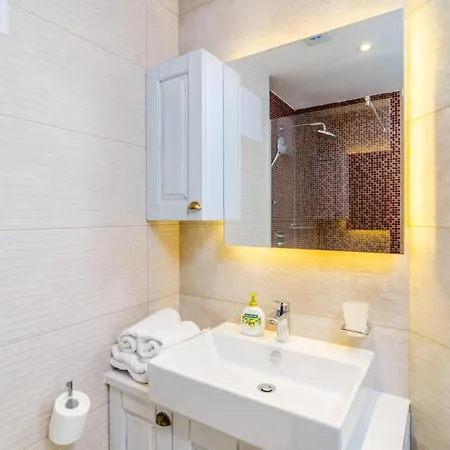 Jeannette - Premium Studio With Terrace Daire *
